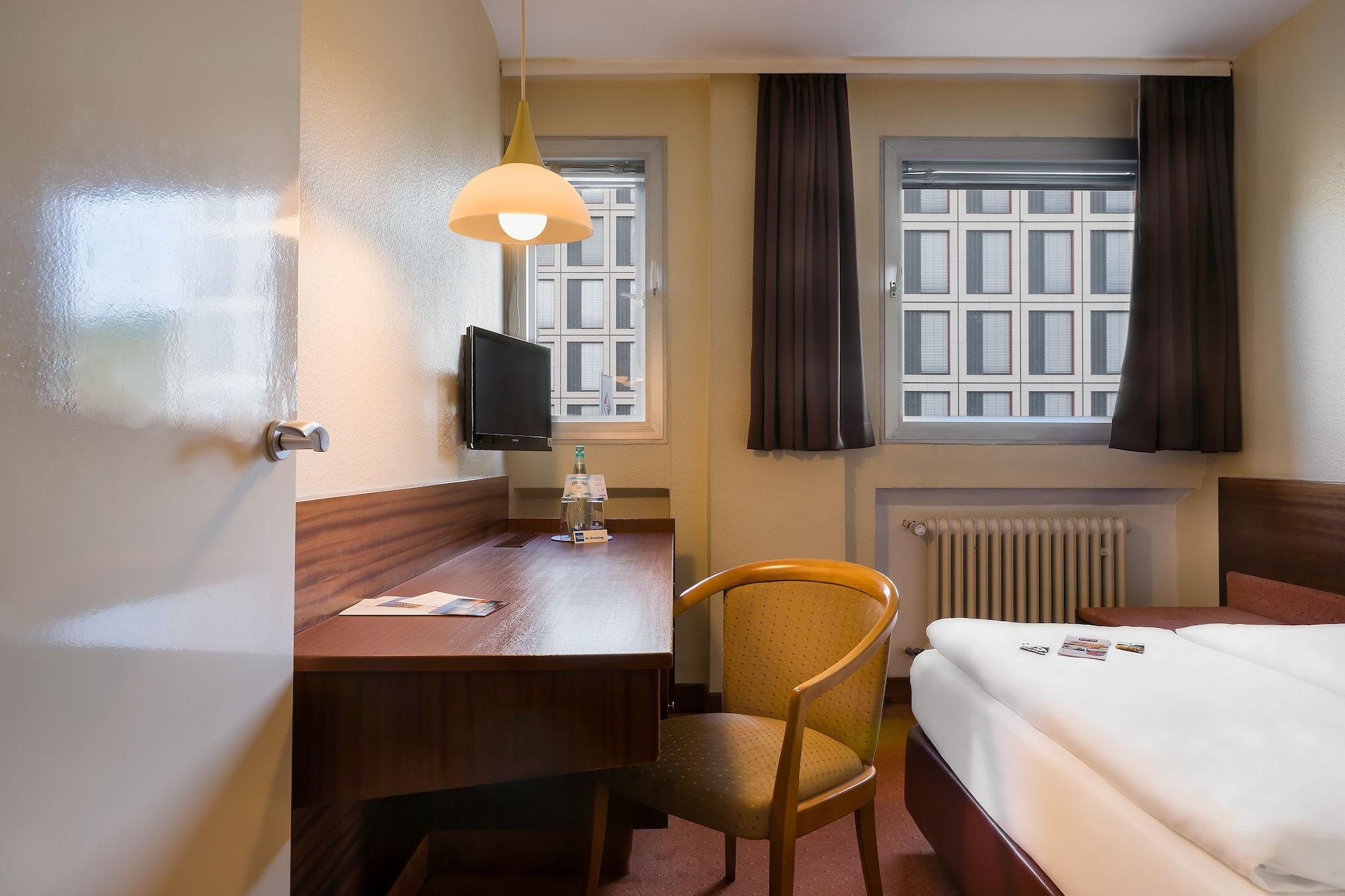 Plaza Inn Rieker Stuttgart Hauptbahnhof Extérieur photo