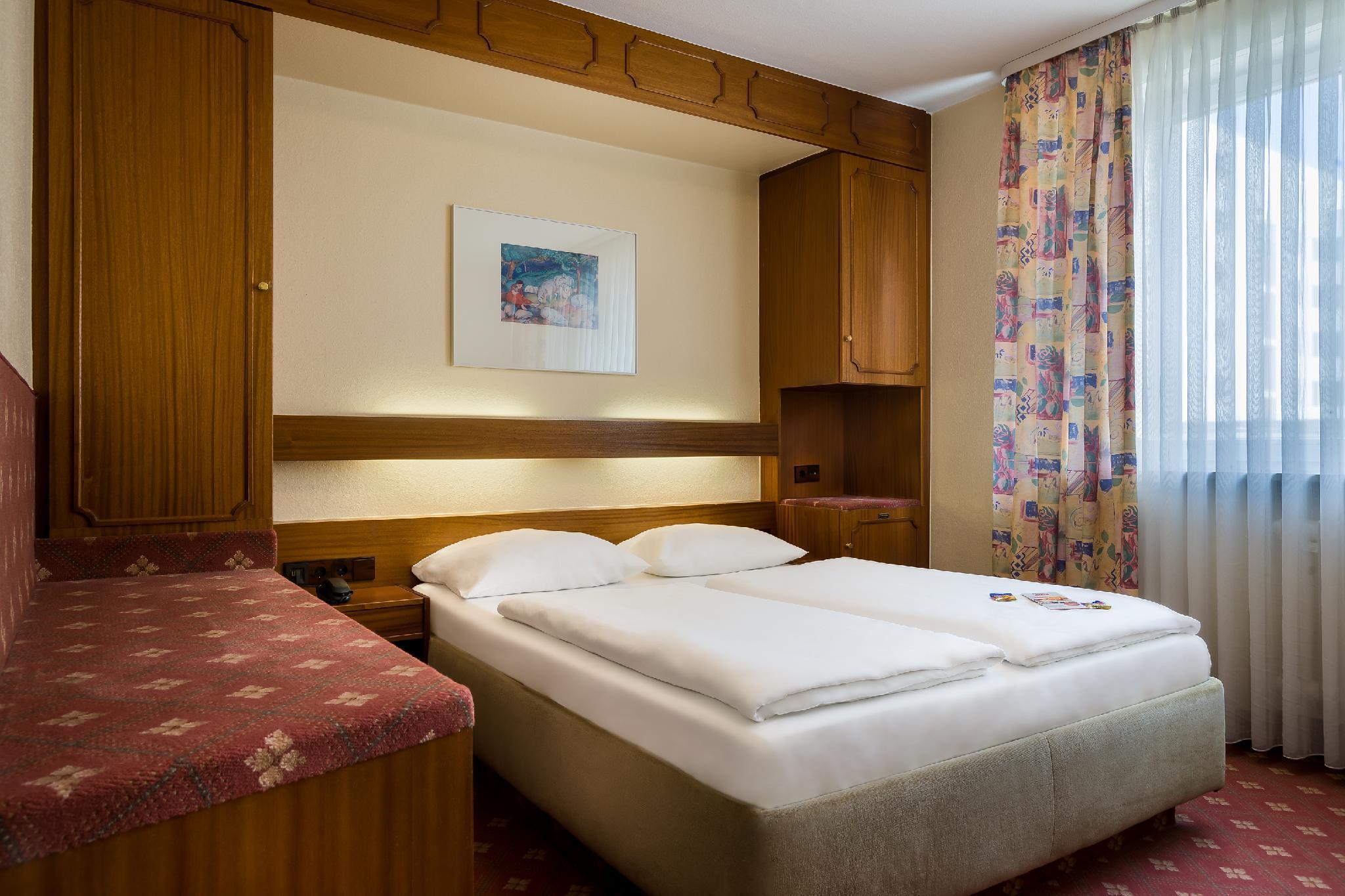Plaza Inn Rieker Stuttgart Hauptbahnhof Extérieur photo