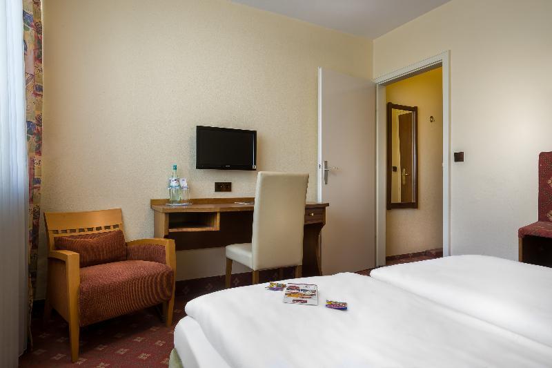 Plaza Inn Rieker Stuttgart Hauptbahnhof Extérieur photo